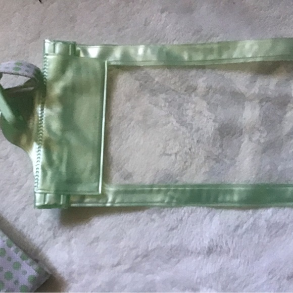 1 - Gently used Toiletries Tote bag in Lime Green - Picture 4 of 5